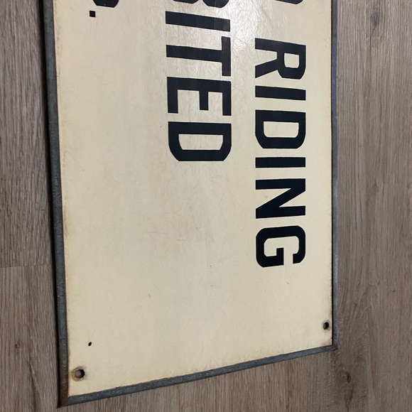 Vintage ‘Skateboard Riding is Prohibited’ Los Angeles 1970’s Metal Large Sign - Picture 4 of 11